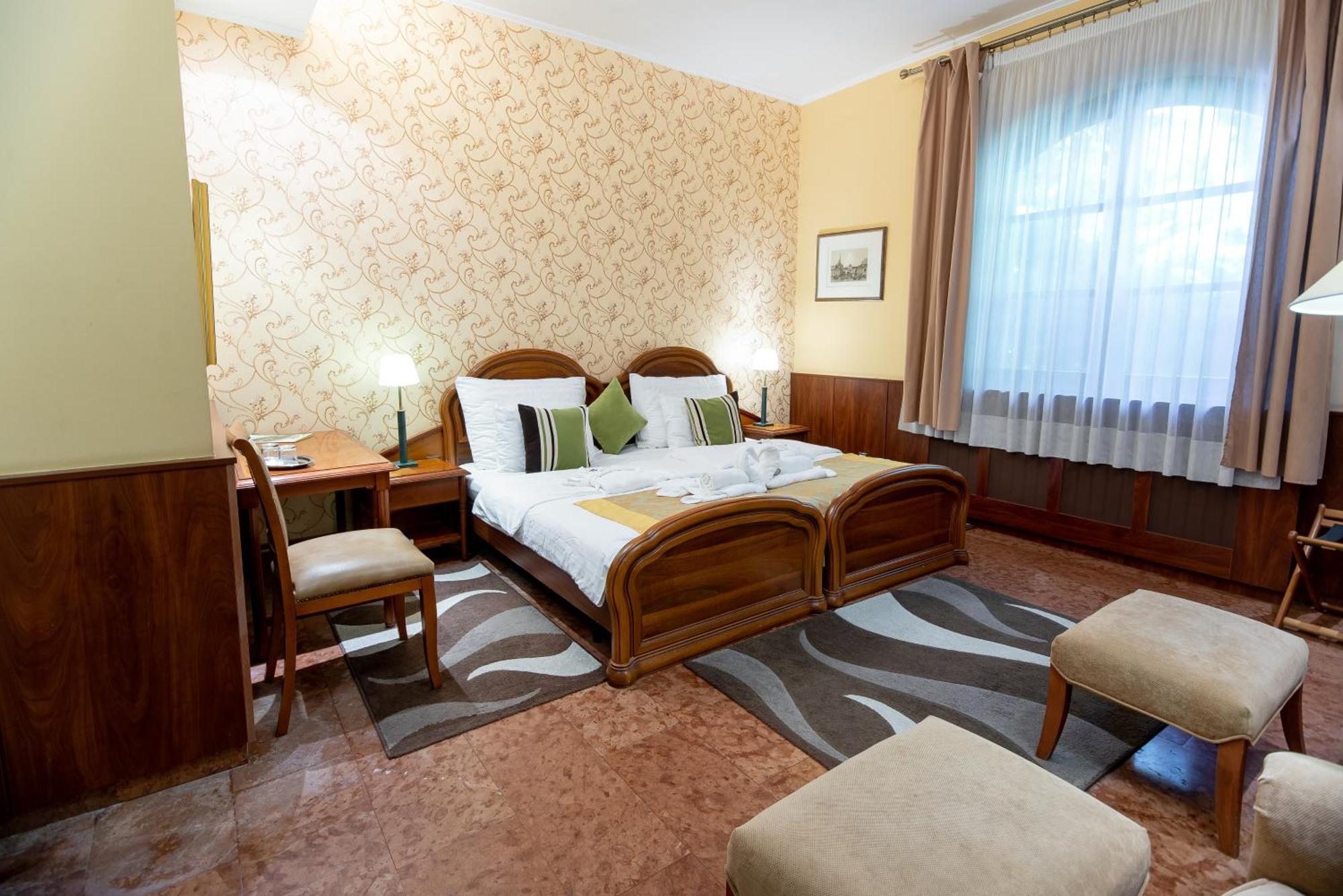 Nyerges Hotel Termal Superior Monor Extérieur photo